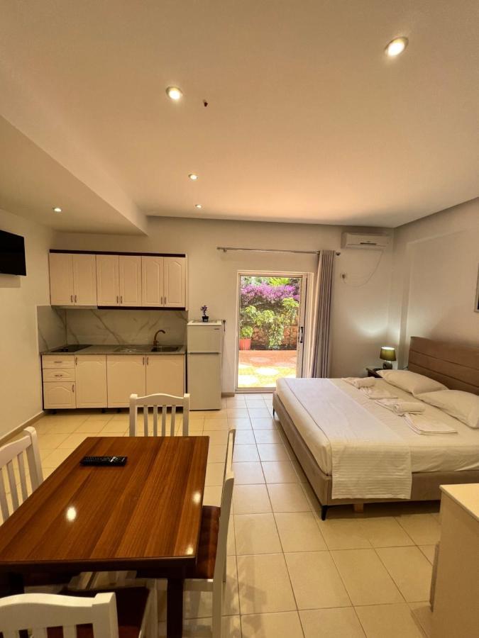 Hotel Moscopole קסאמיל מראה חיצוני תמונה