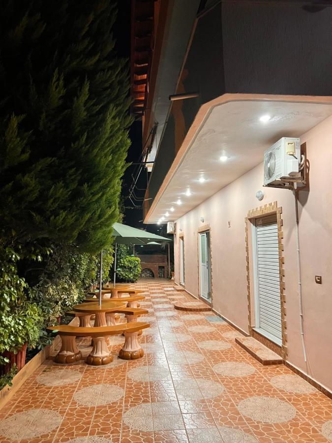 Hotel Moscopole קסאמיל מראה חיצוני תמונה
